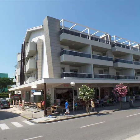 Apartment Cozy Flat With Terrace Near The Sea